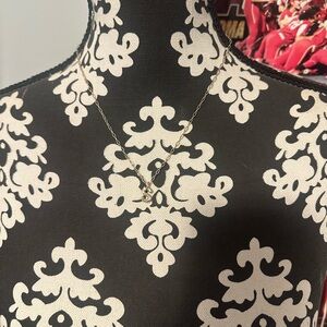 Kendra Scott Elegant Gold Necklace